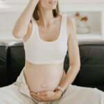 Cuida tu postura durante el embarazo: nueve consejos para mantener una correcta higiene postural y evitar el dolor de espalda